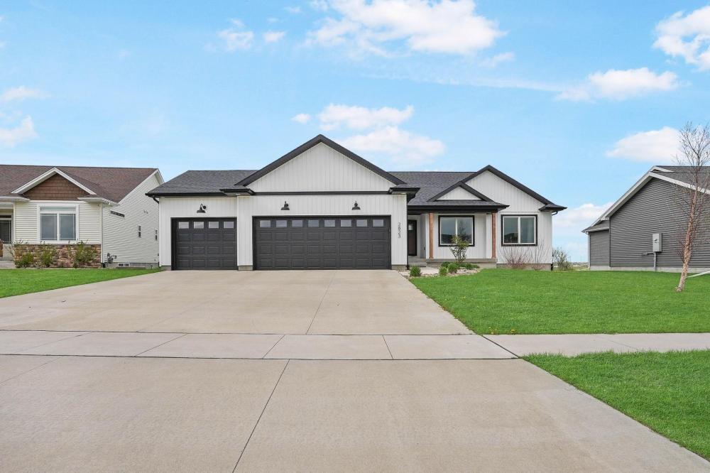 Currently Displayed Property Photo