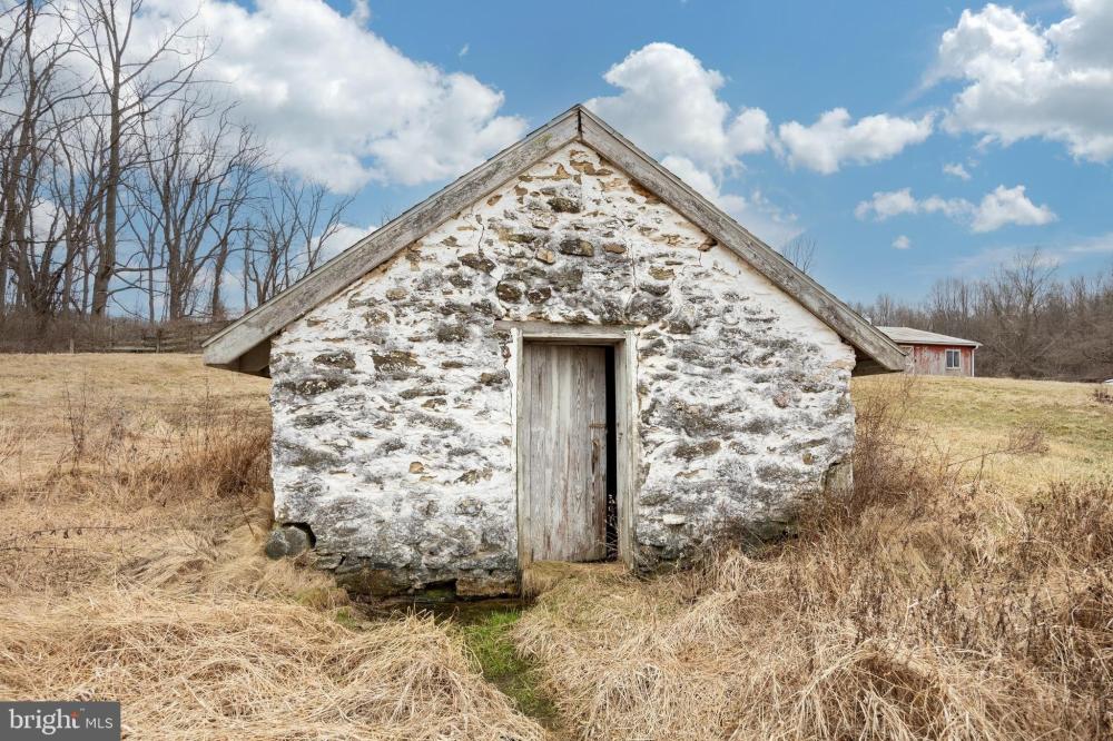 Currently Displayed Property Photo