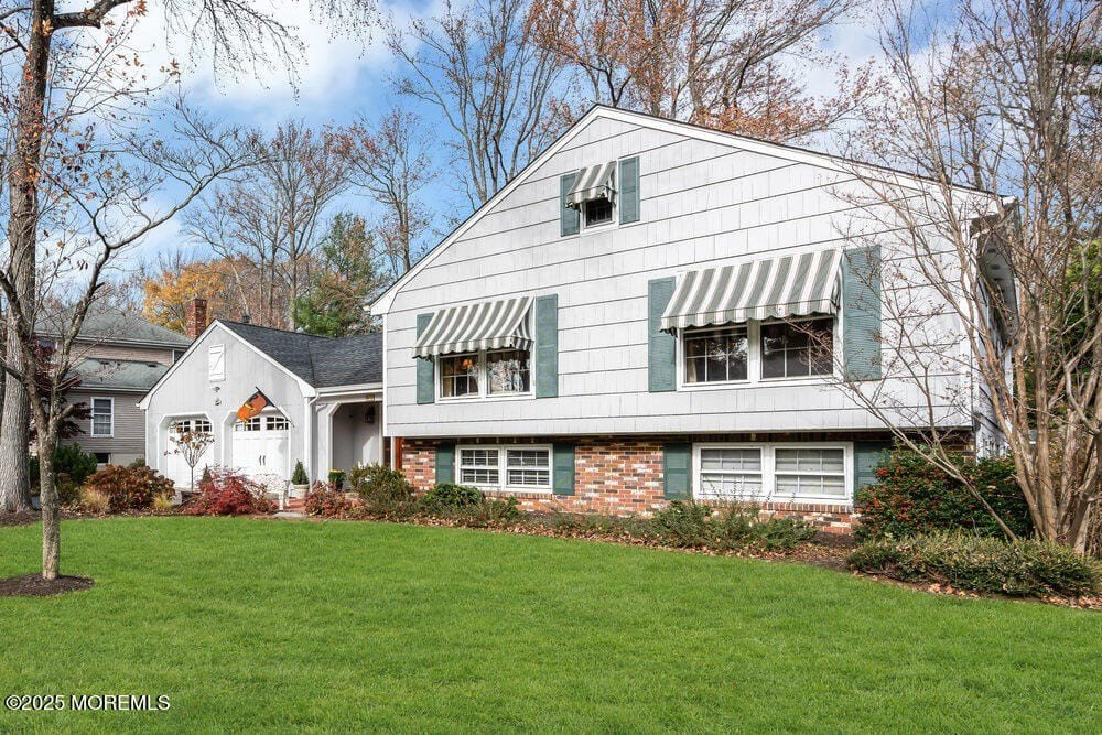 Currently Displayed Property Photo