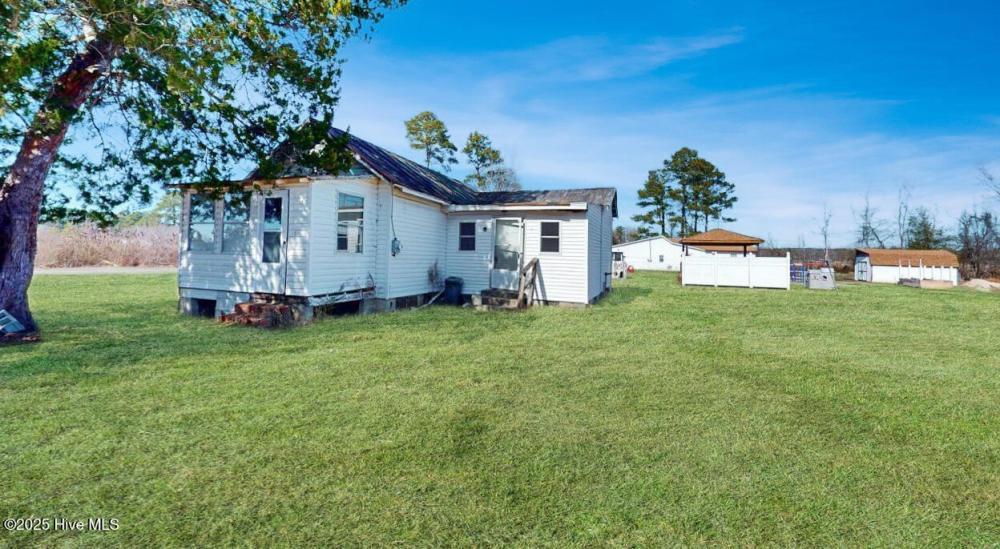 Currently Displayed Property Photo