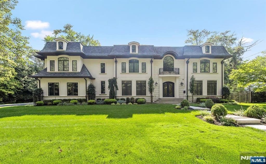 Currently Displayed Property Photo