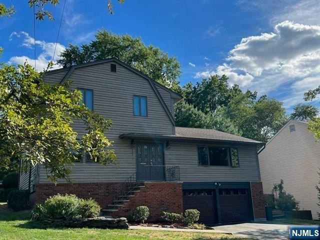 Currently Displayed Property Photo