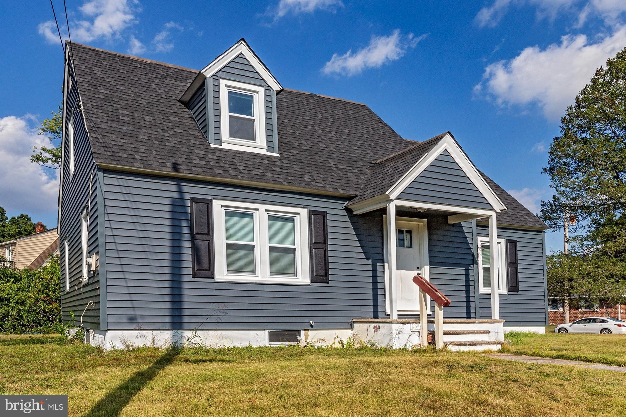 Currently Displayed Property Photo