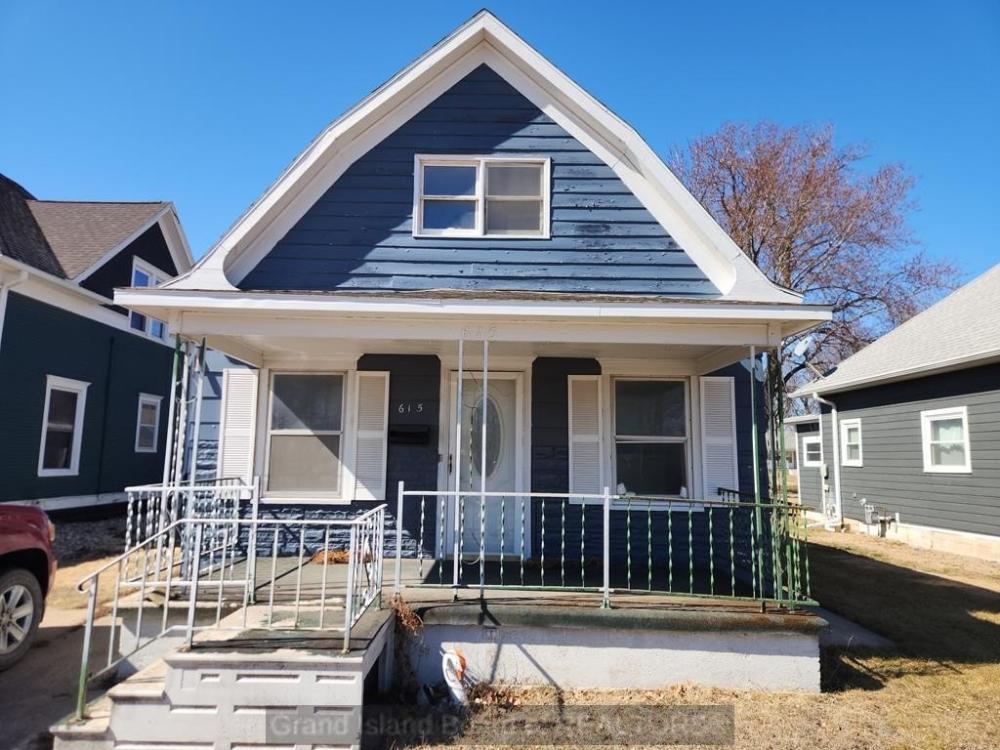 Currently Displayed Property Photo