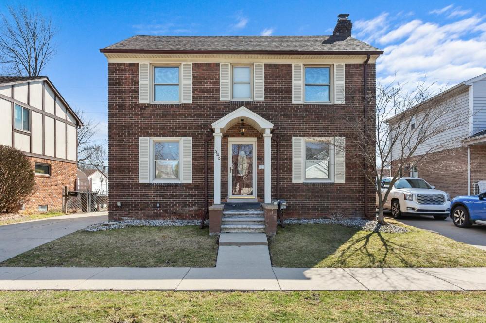 Currently Displayed Property Photo