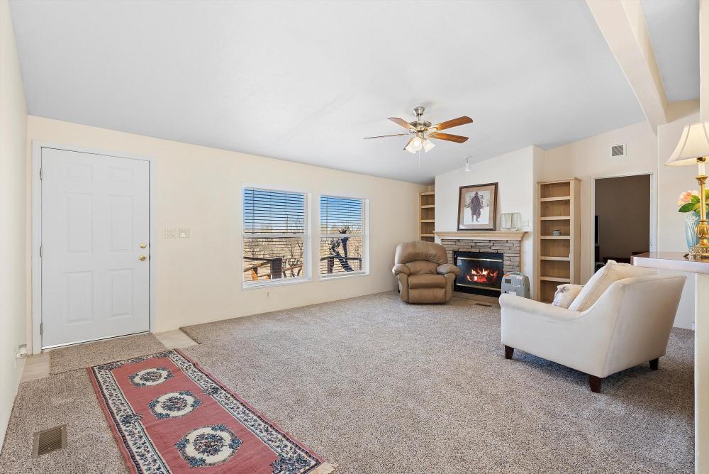 Currently Displayed Property Photo