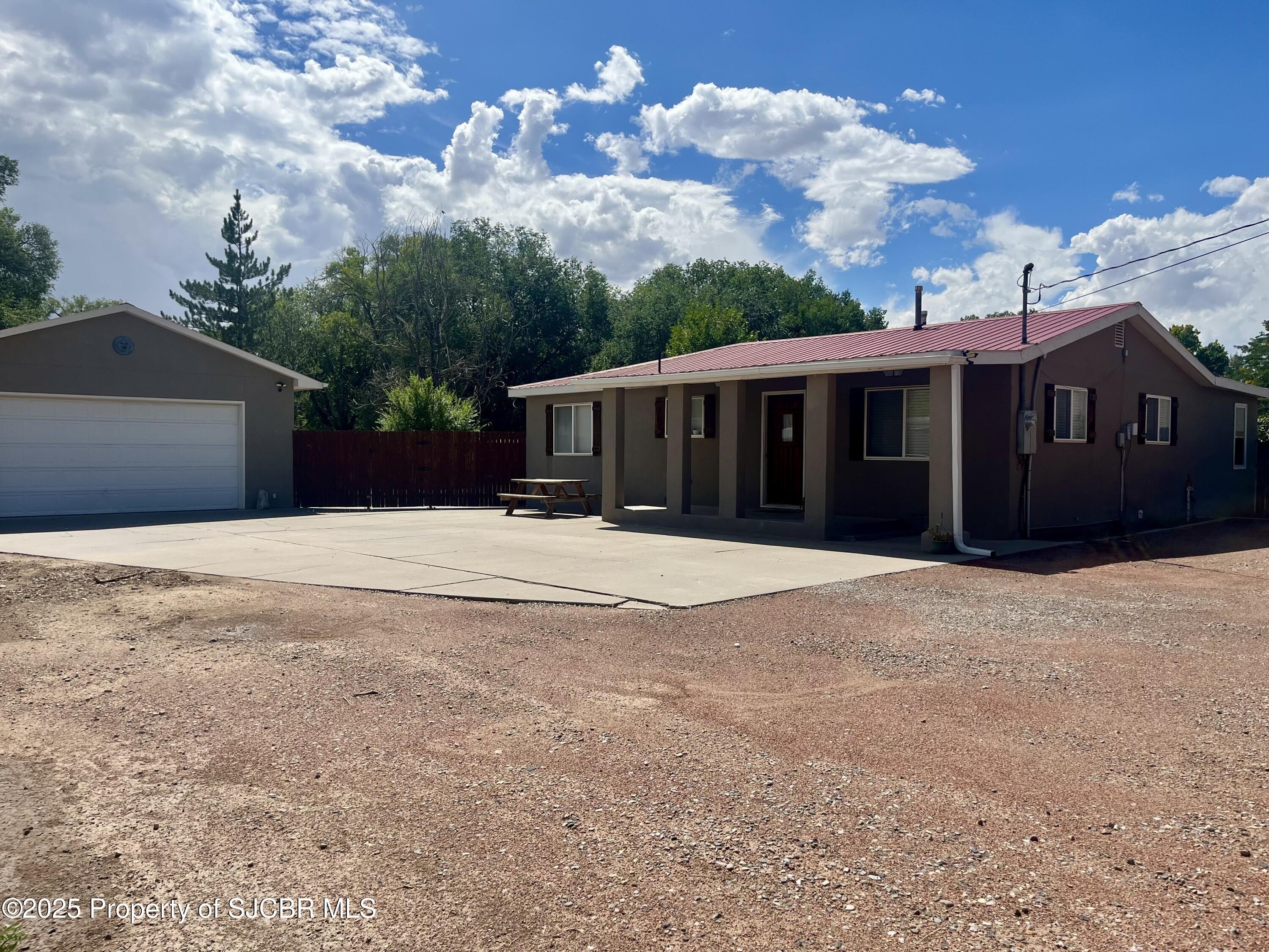 Currently Displayed Property Photo