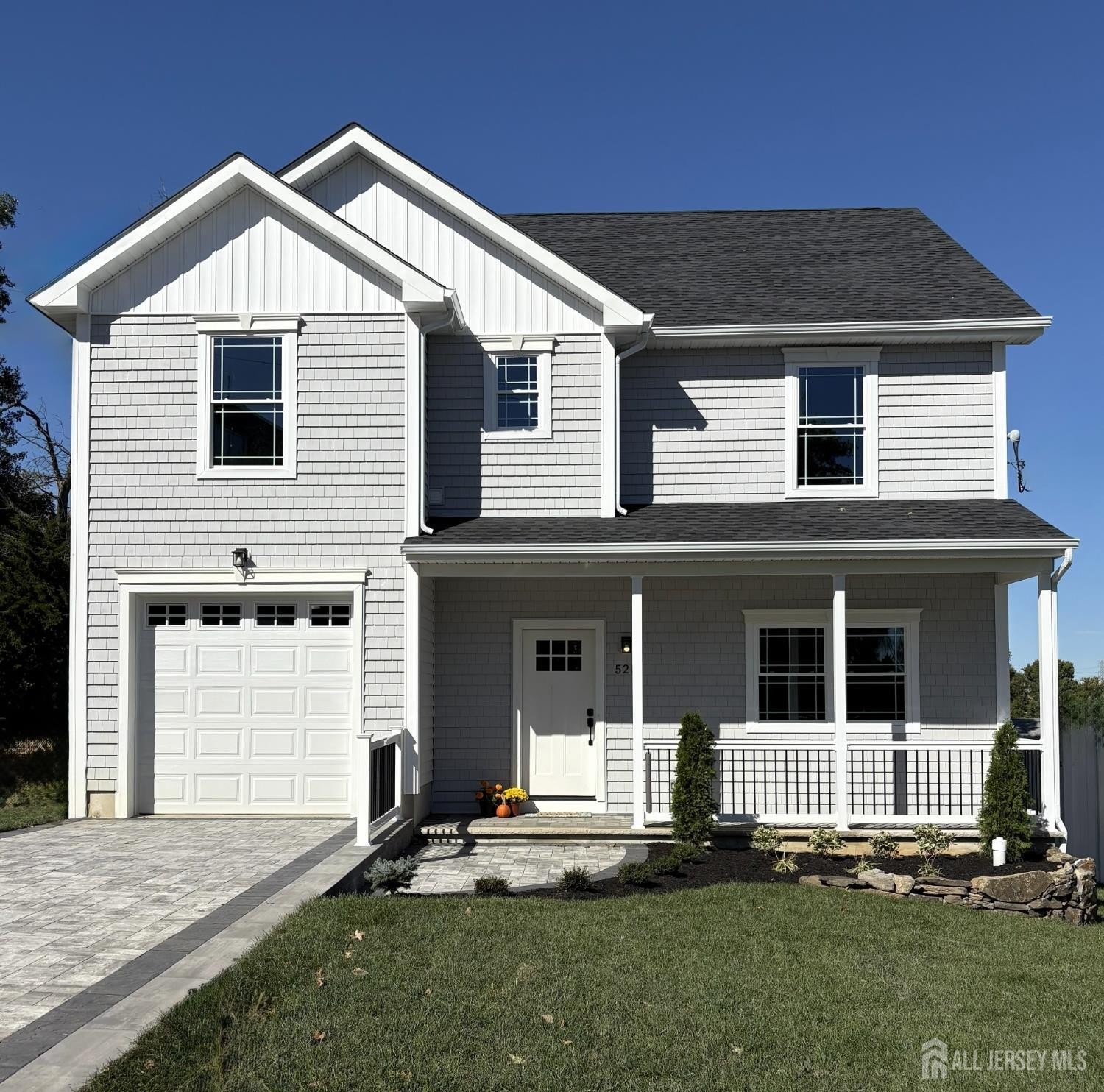 Currently Displayed Property Photo