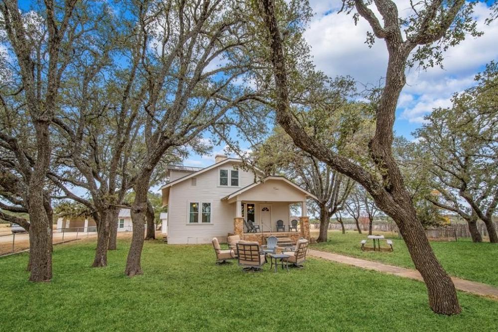 Currently Displayed Property Photo