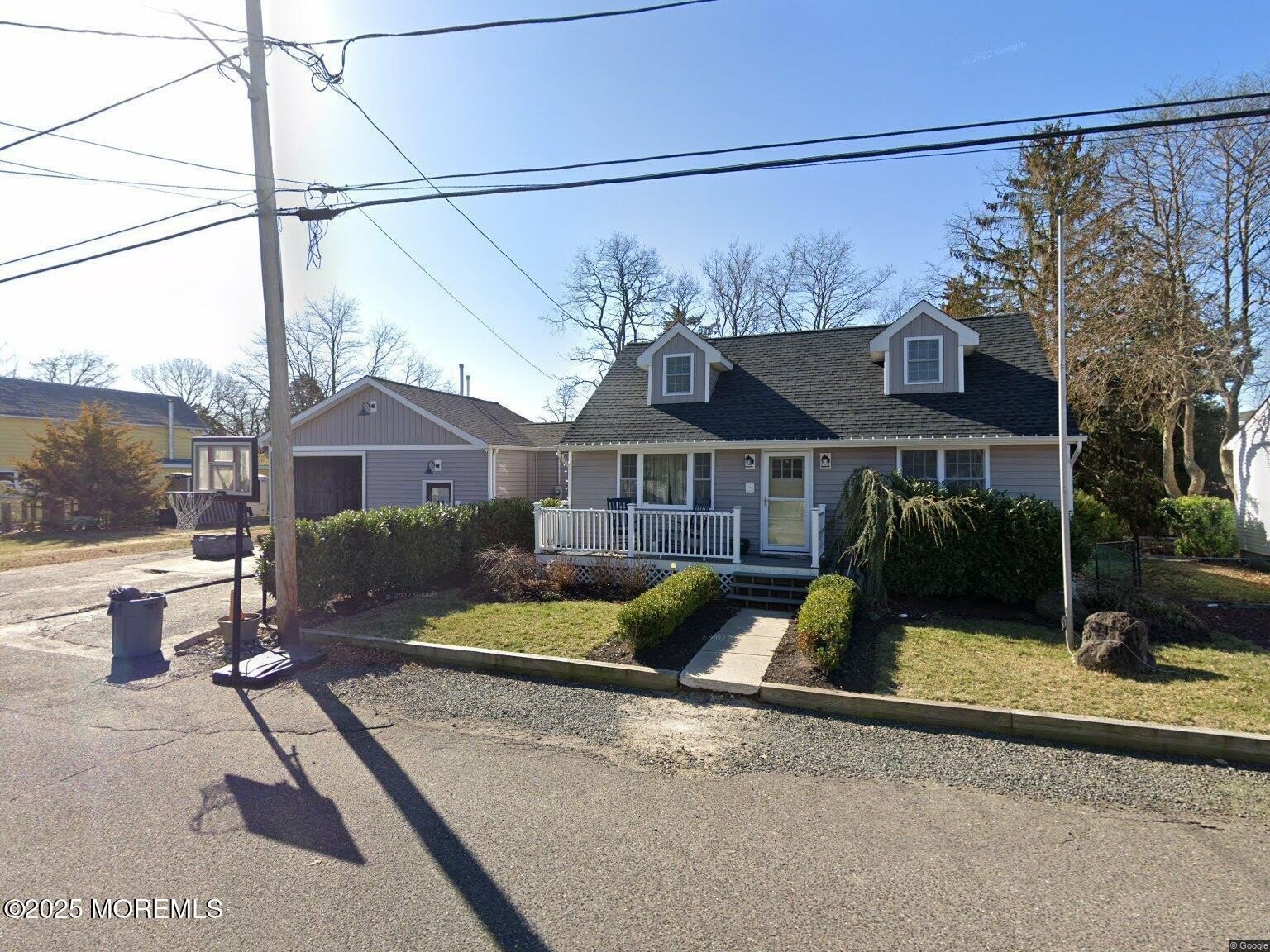 Currently Displayed Property Photo