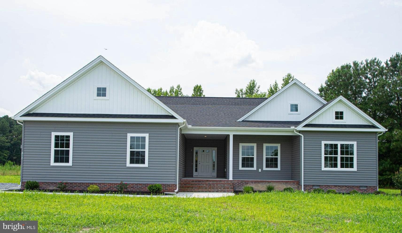 Currently Displayed Property Photo