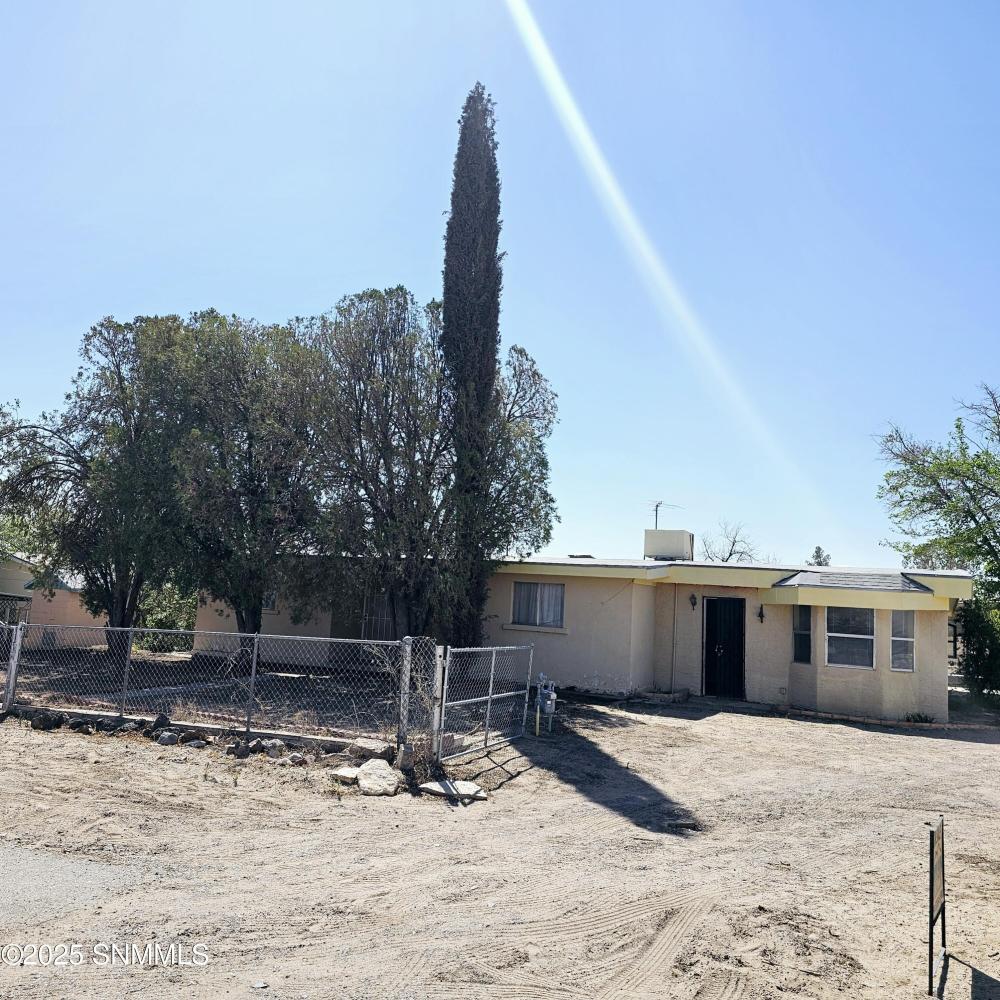 Currently Displayed Property Photo