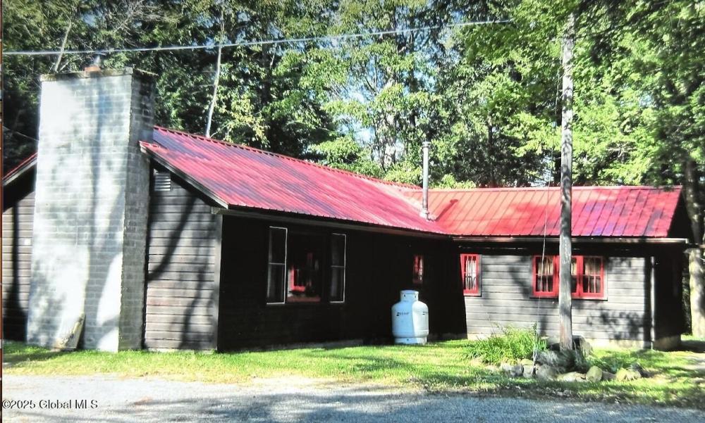 Currently Displayed Property Photo