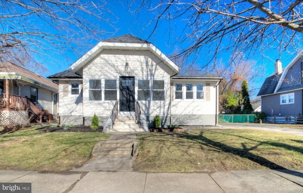 Currently Displayed Property Photo