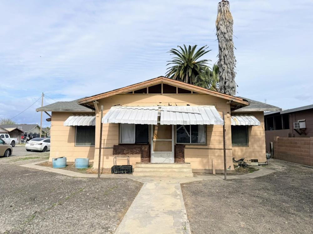Currently Displayed Property Photo
