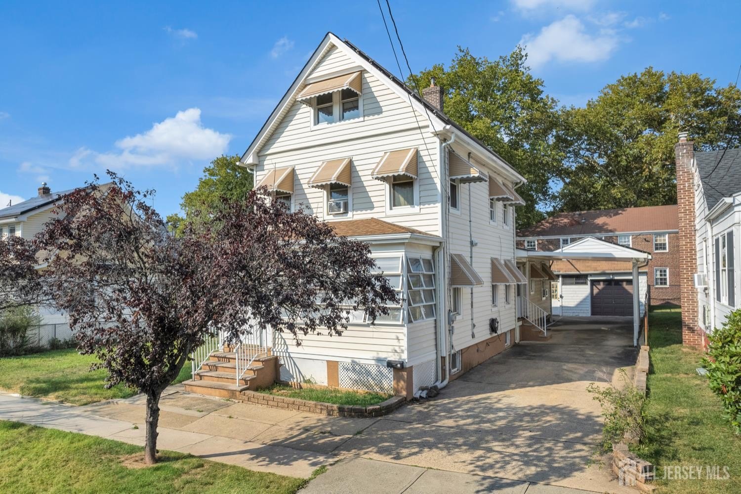 Currently Displayed Property Photo