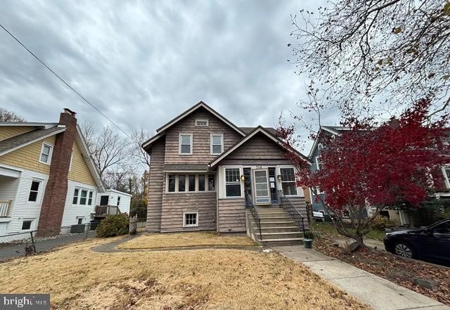 Currently Displayed Property Photo