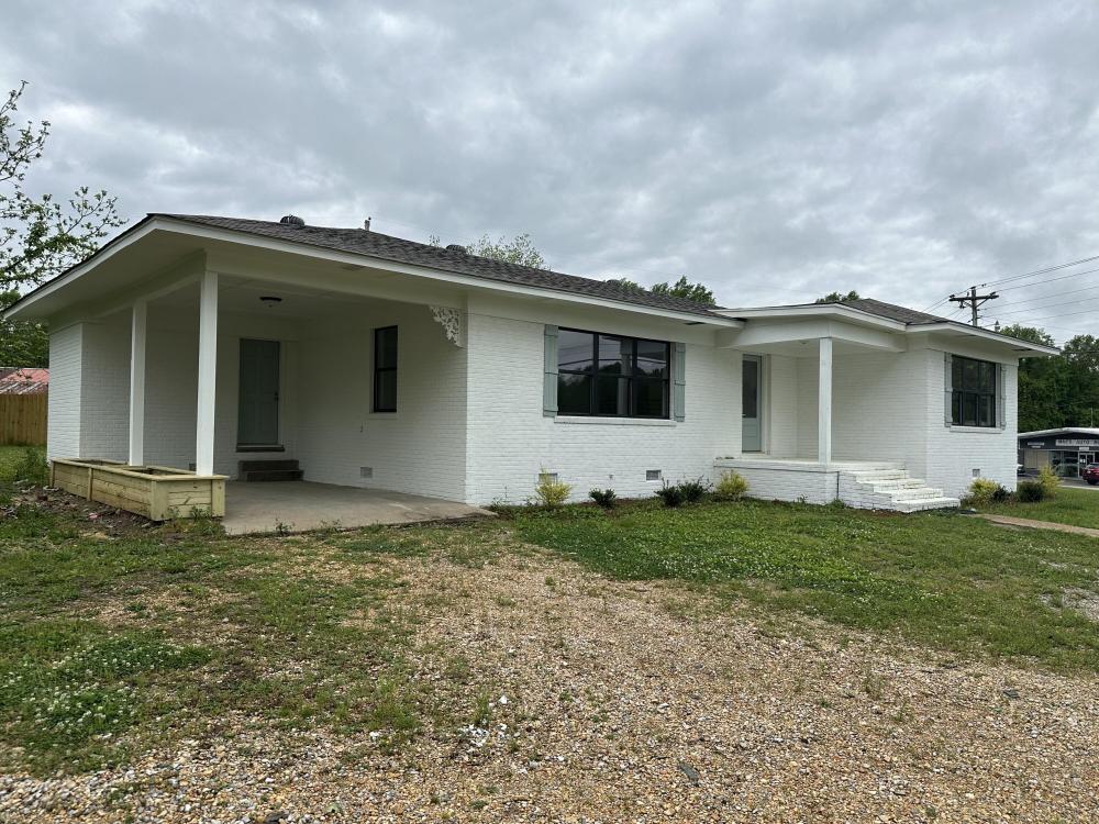 Currently Displayed Property Photo
