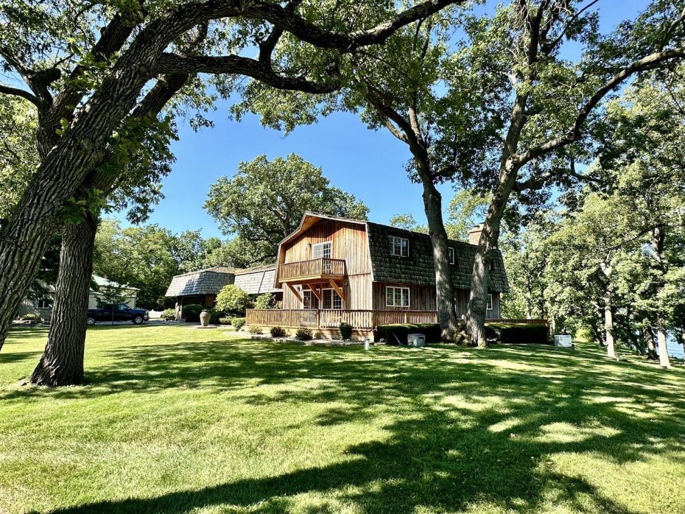 Currently Displayed Property Photo