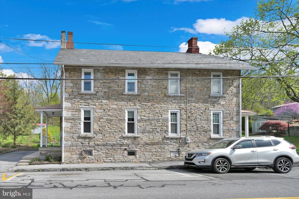 Currently Displayed Property Photo