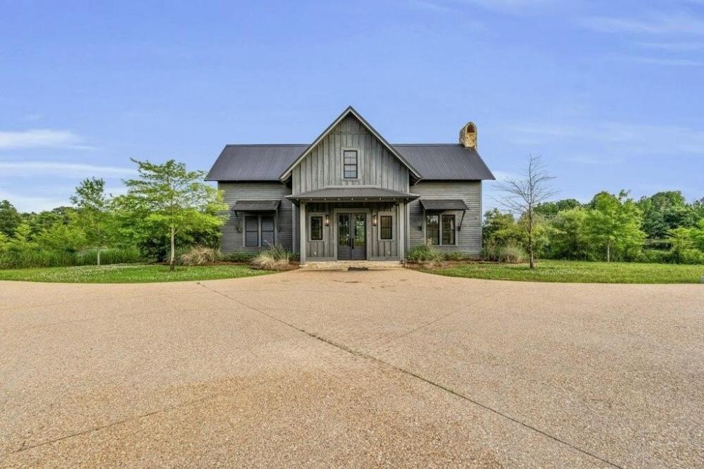 Currently Displayed Property Photo