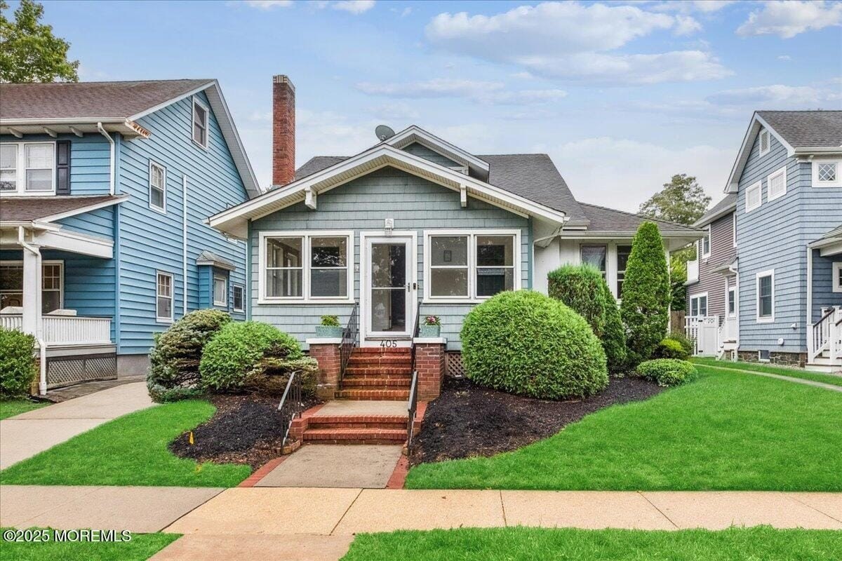 Currently Displayed Property Photo