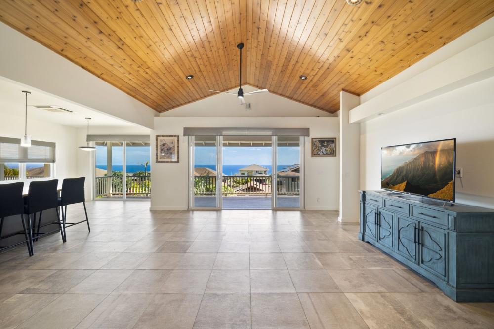 Currently Displayed Property Photo