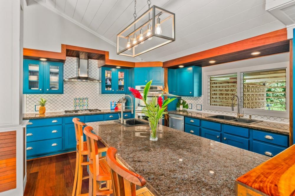 Currently Displayed Property Photo