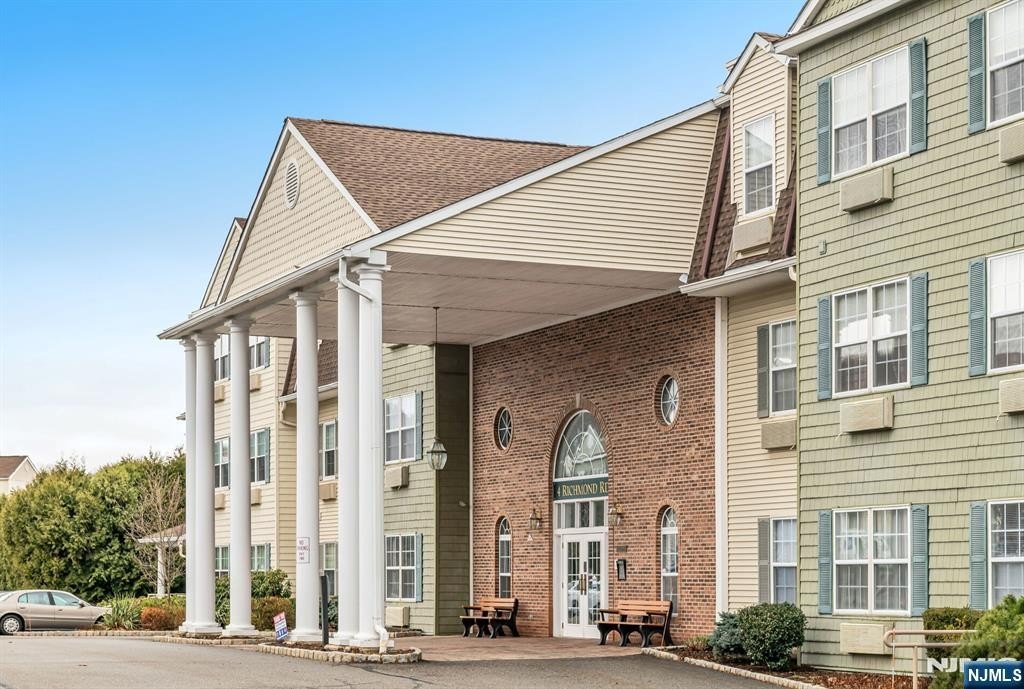 Currently Displayed Property Photo