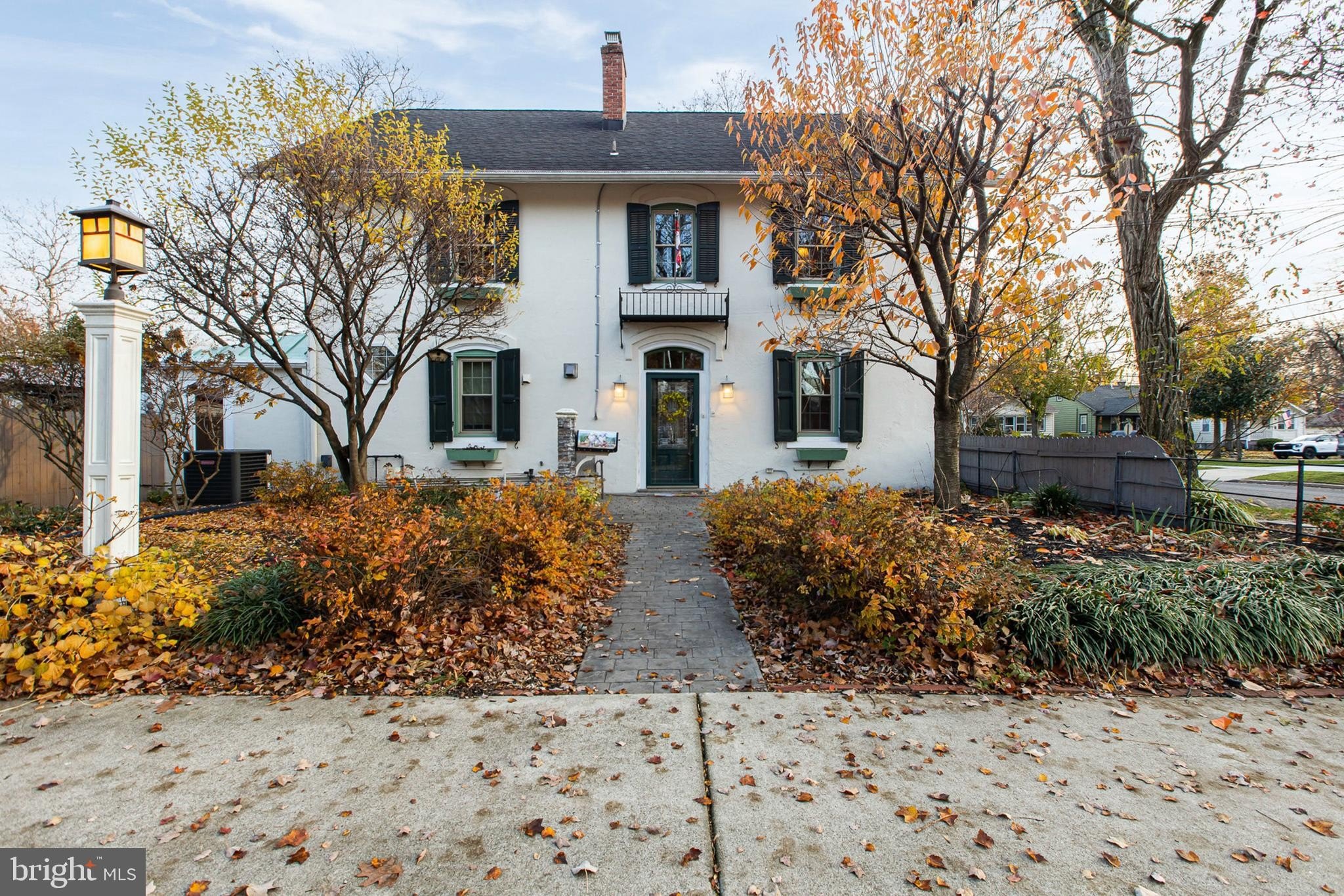 Currently Displayed Property Photo