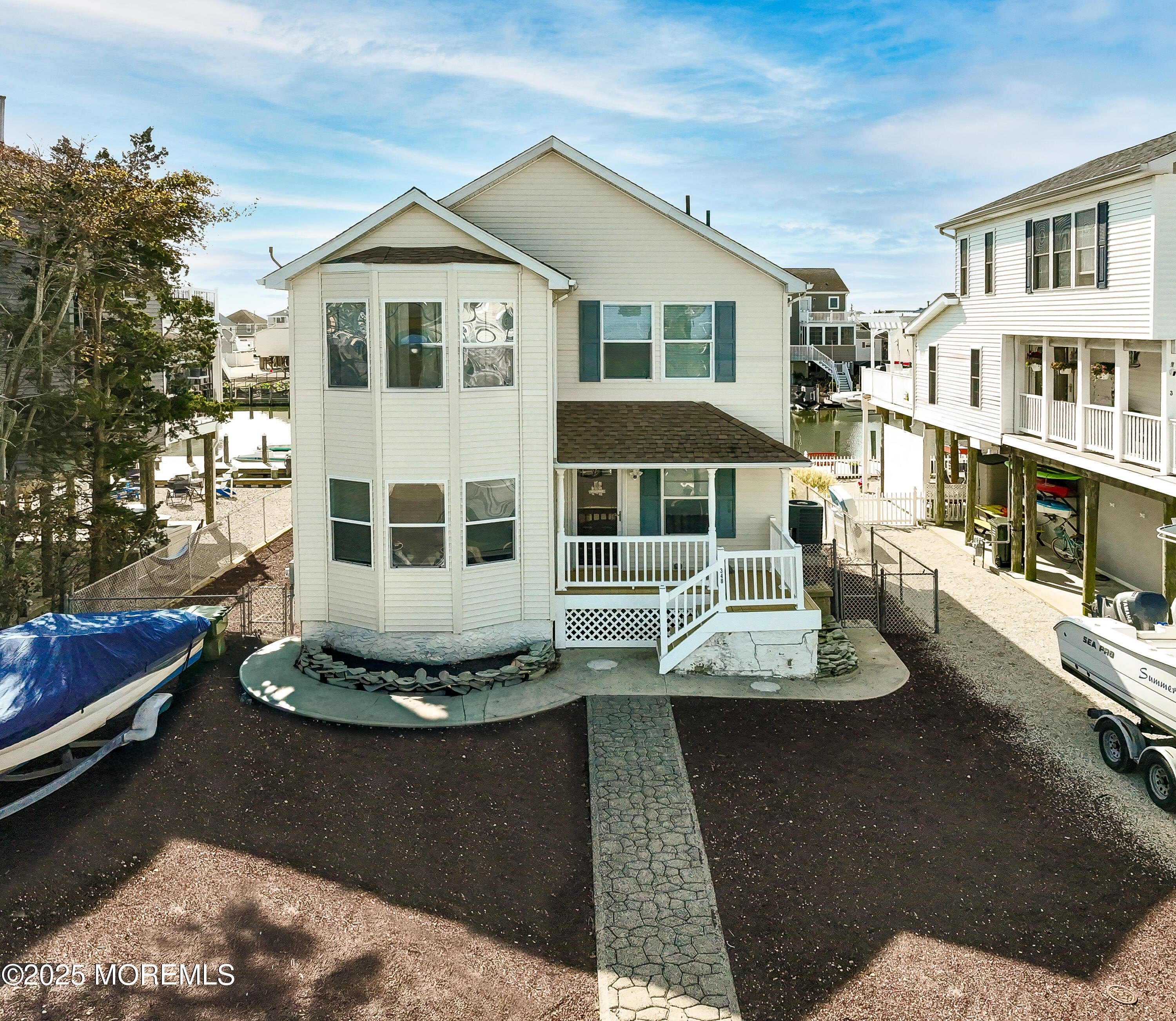 Currently Displayed Property Photo