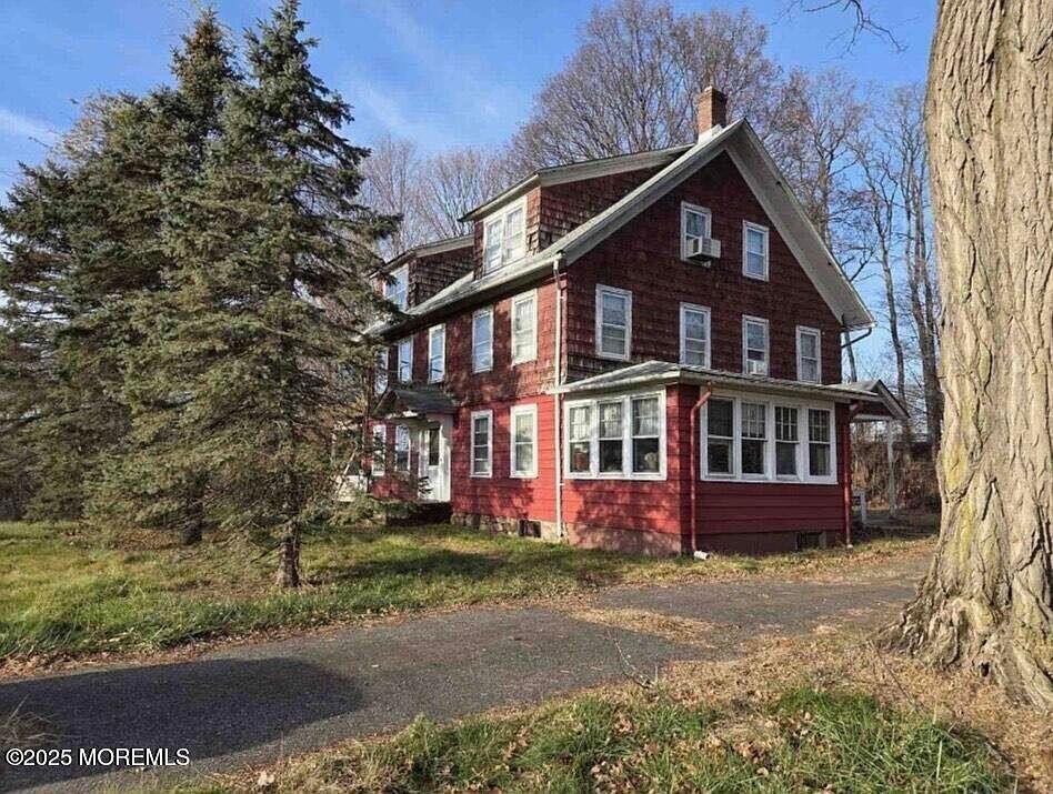 Currently Displayed Property Photo