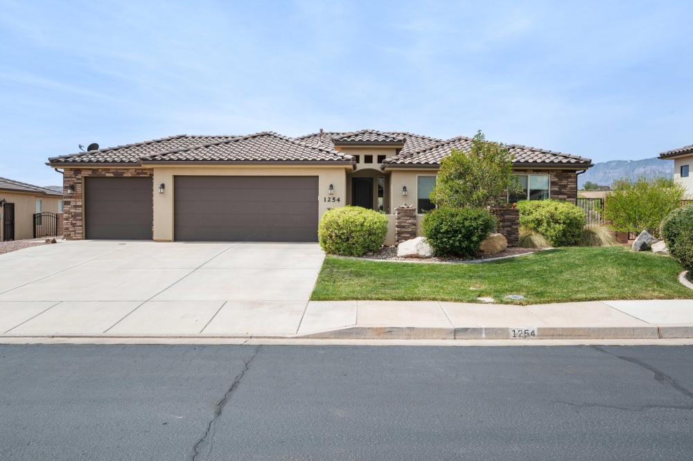 Currently Displayed Property Photo