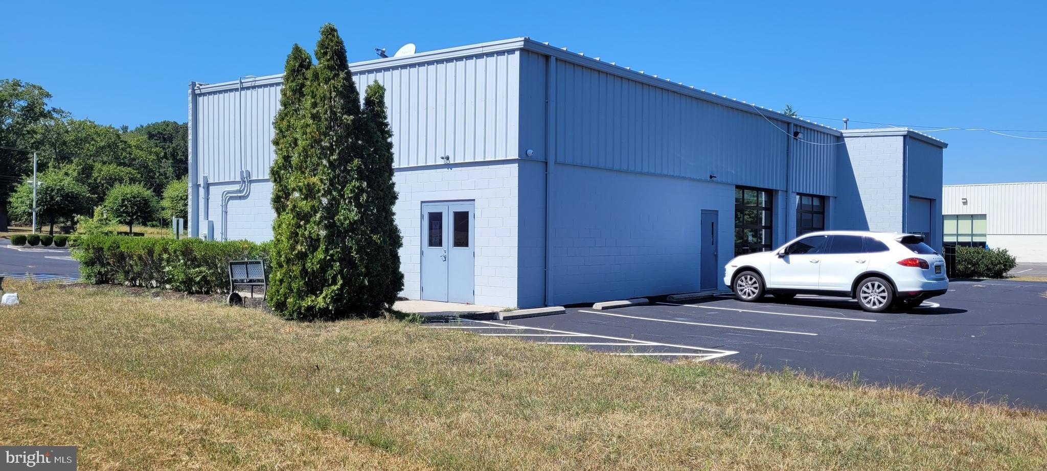 Currently Displayed Property Photo