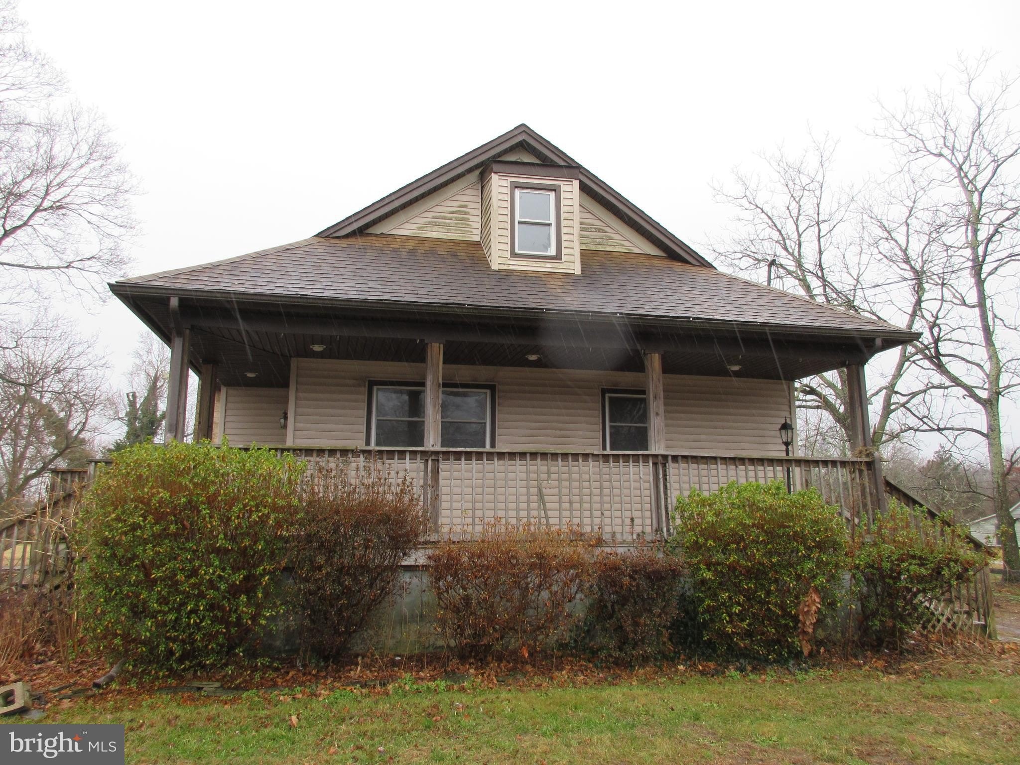 Currently Displayed Property Photo