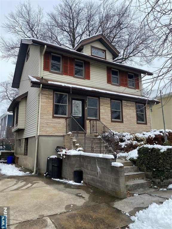 Currently Displayed Property Photo