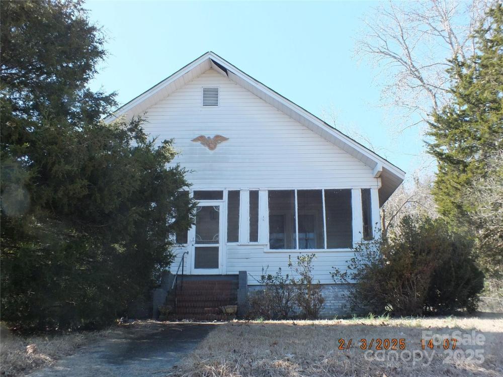 Currently Displayed Property Photo