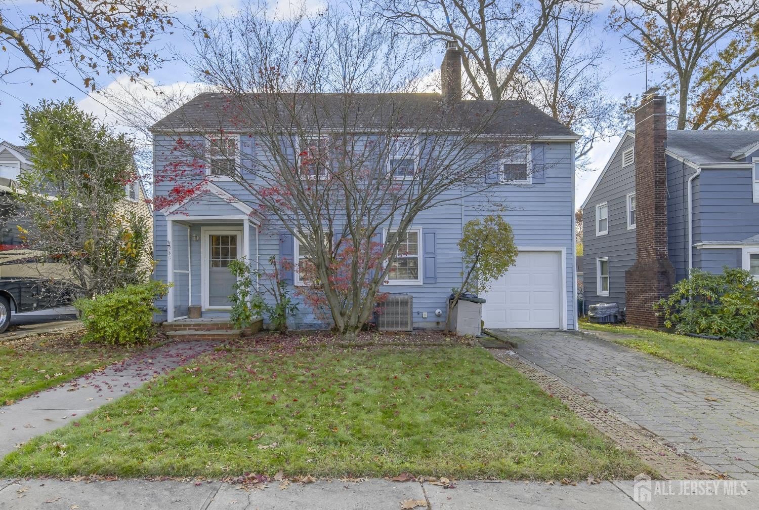 Currently Displayed Property Photo