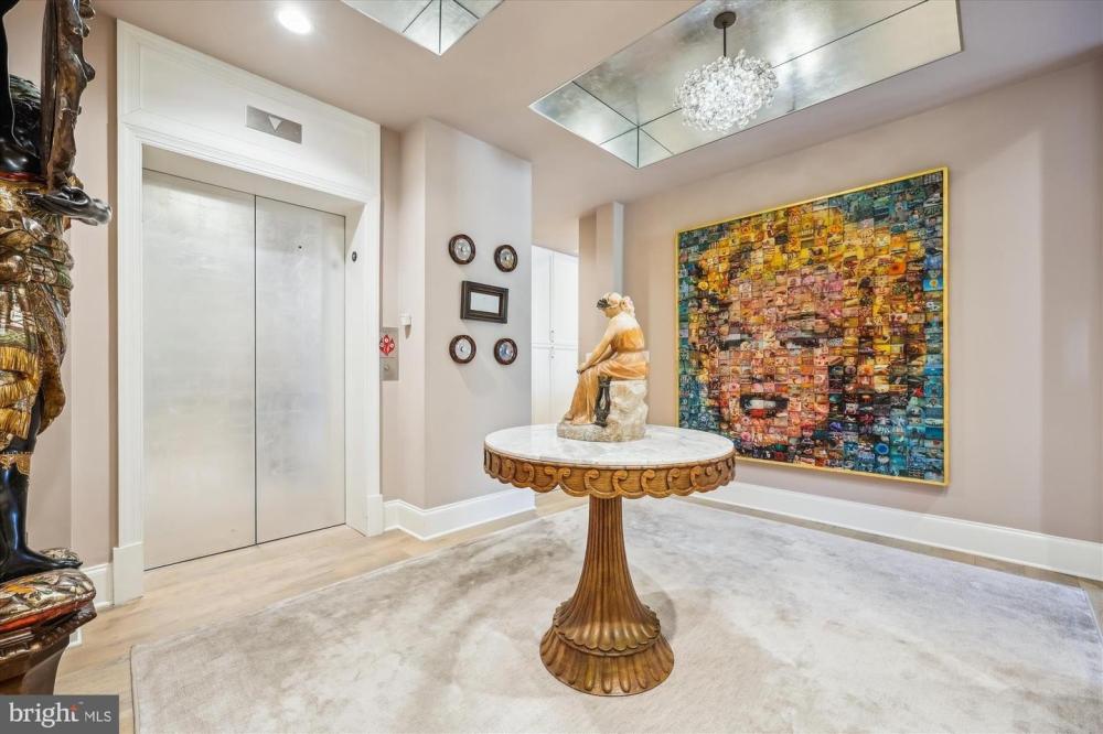 Currently Displayed Property Photo