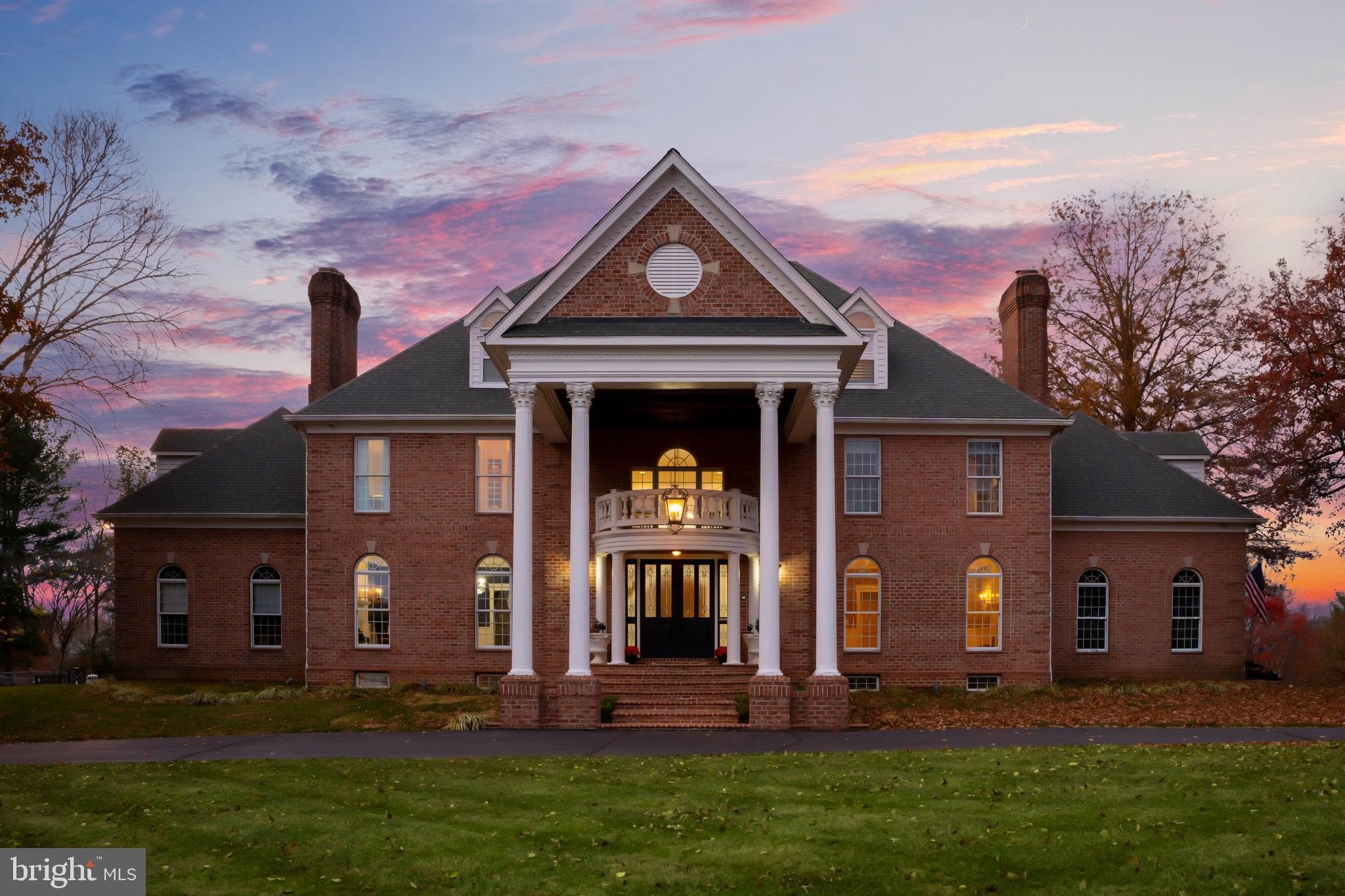 Currently Displayed Property Photo