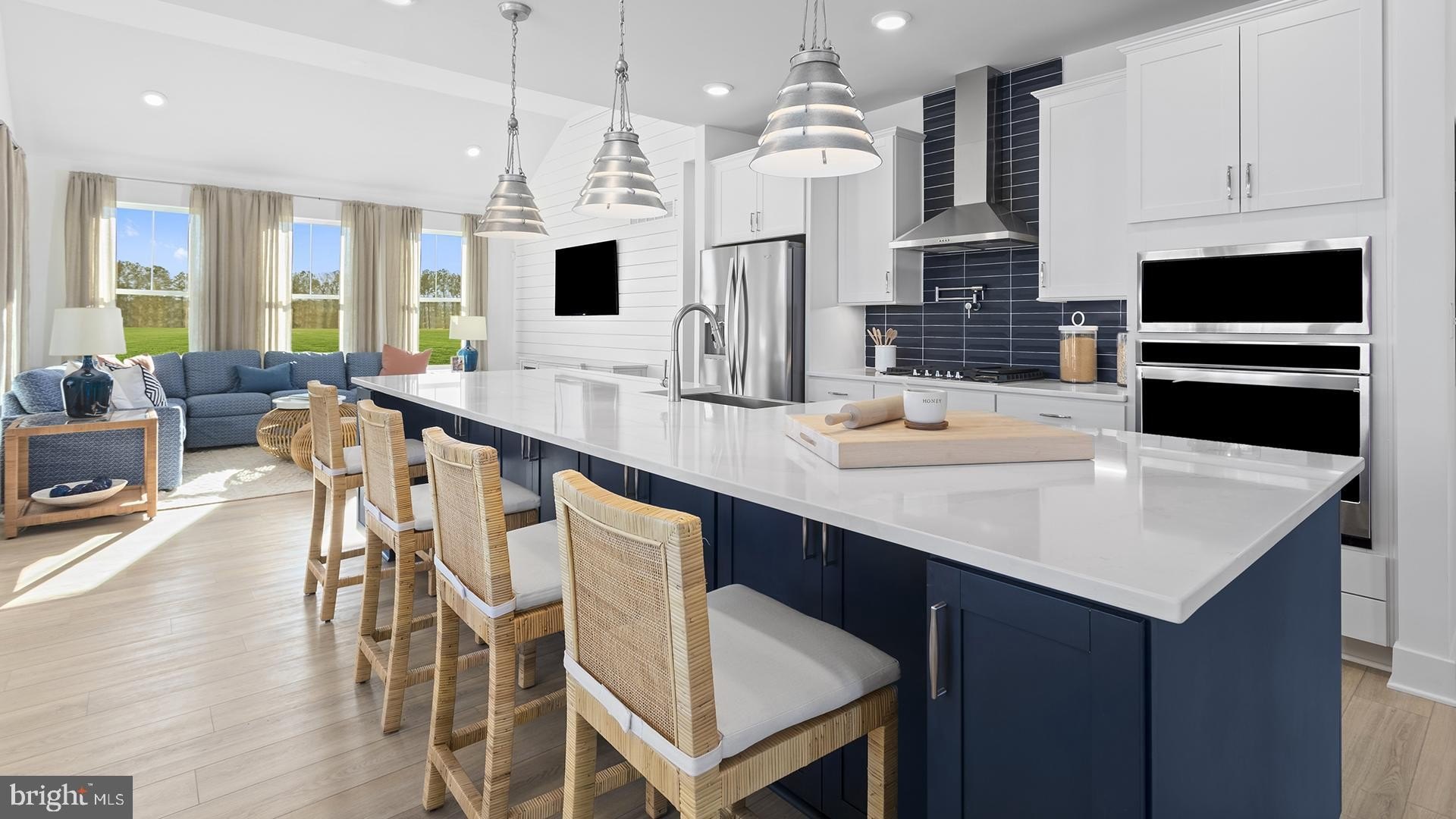 Currently Displayed Property Photo