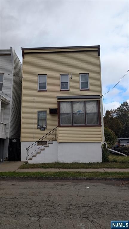 Currently Displayed Property Photo