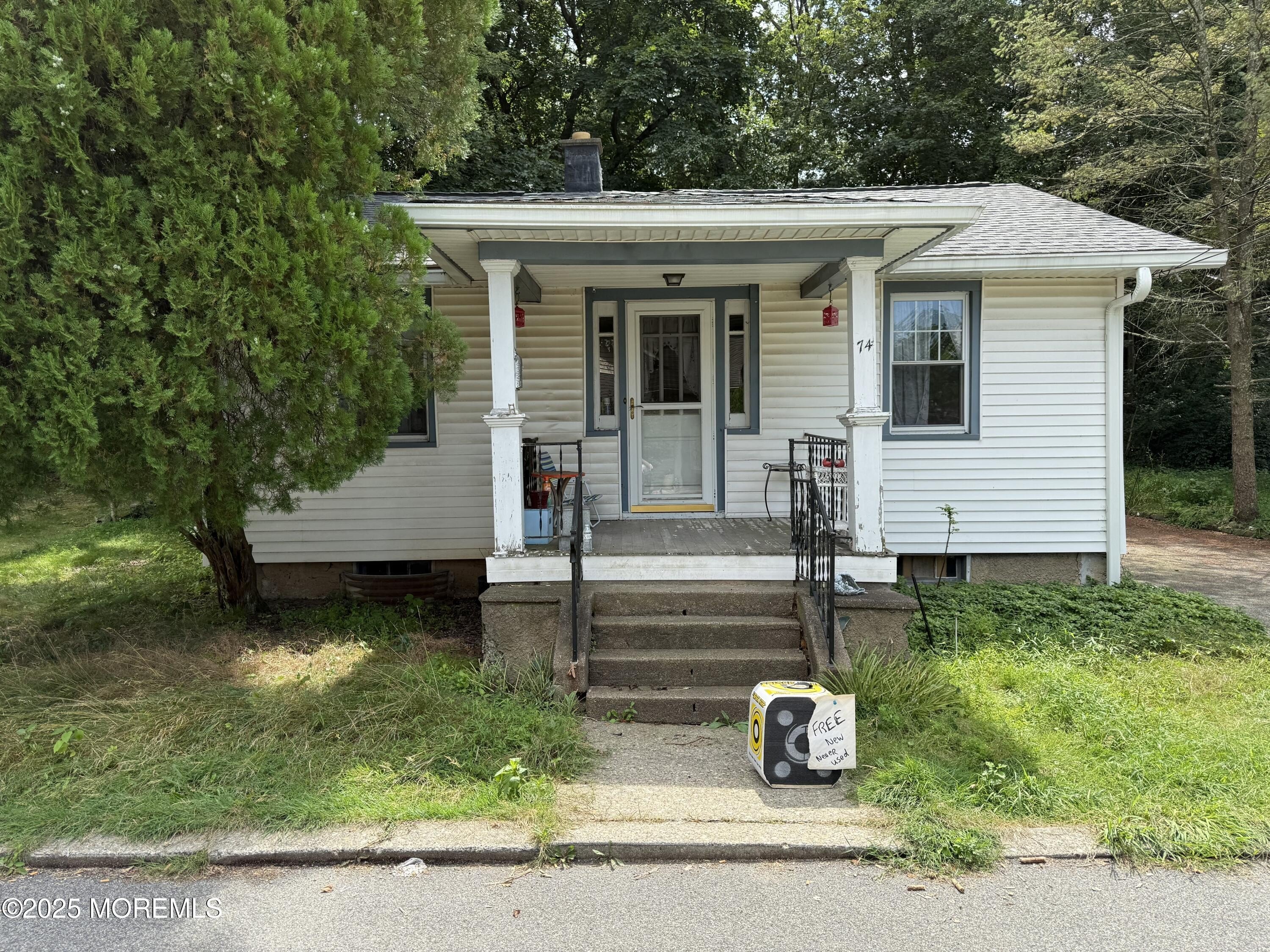 Currently Displayed Property Photo