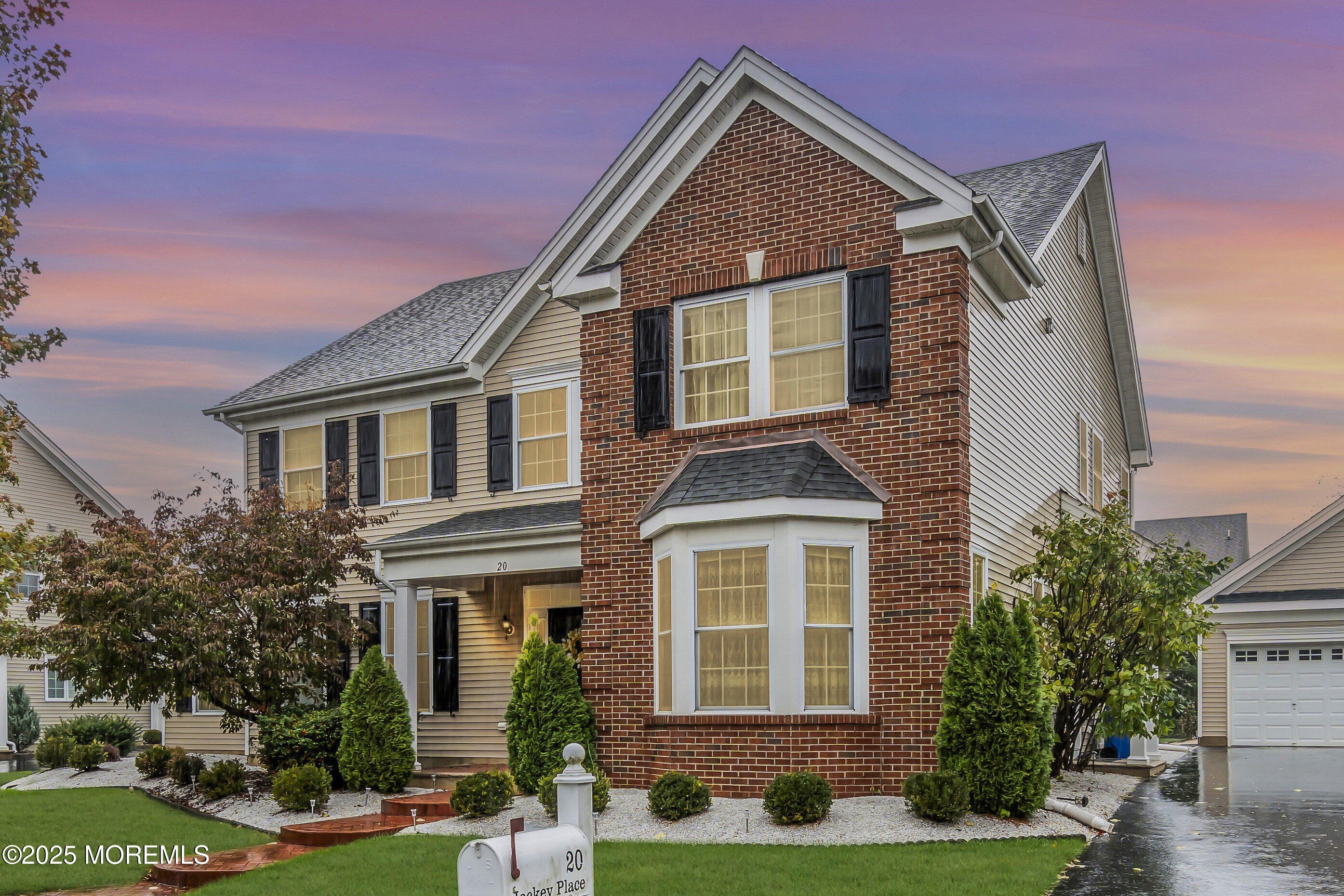 Currently Displayed Property Photo