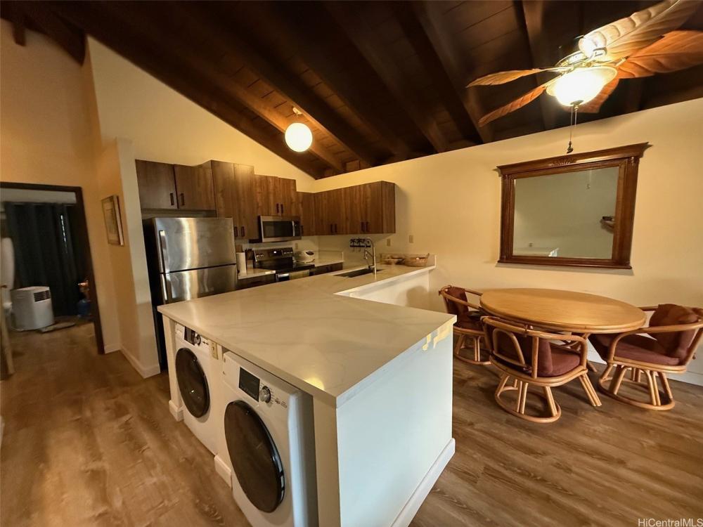Currently Displayed Property Photo