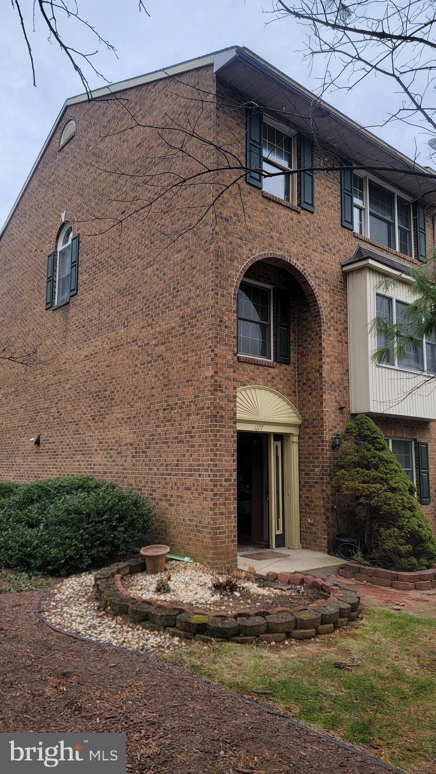 Currently Displayed Property Photo