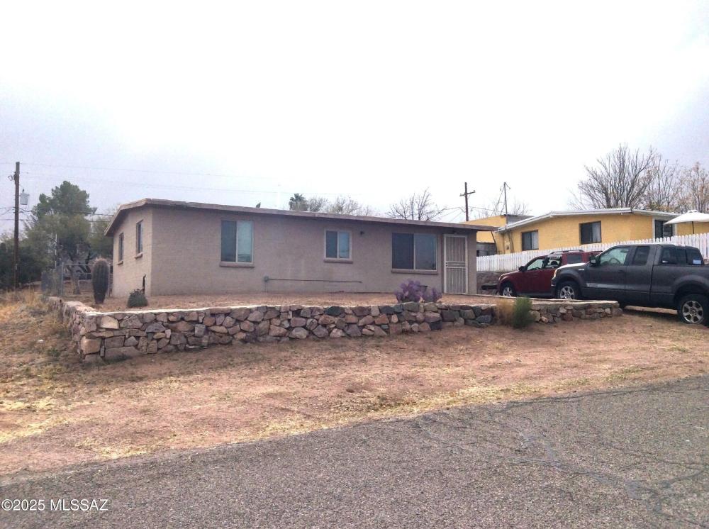 Currently Displayed Property Photo