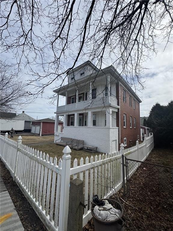 Currently Displayed Property Photo