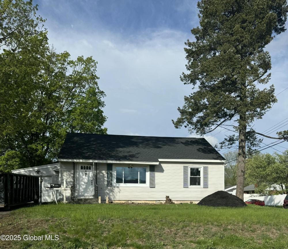 Currently Displayed Property Photo