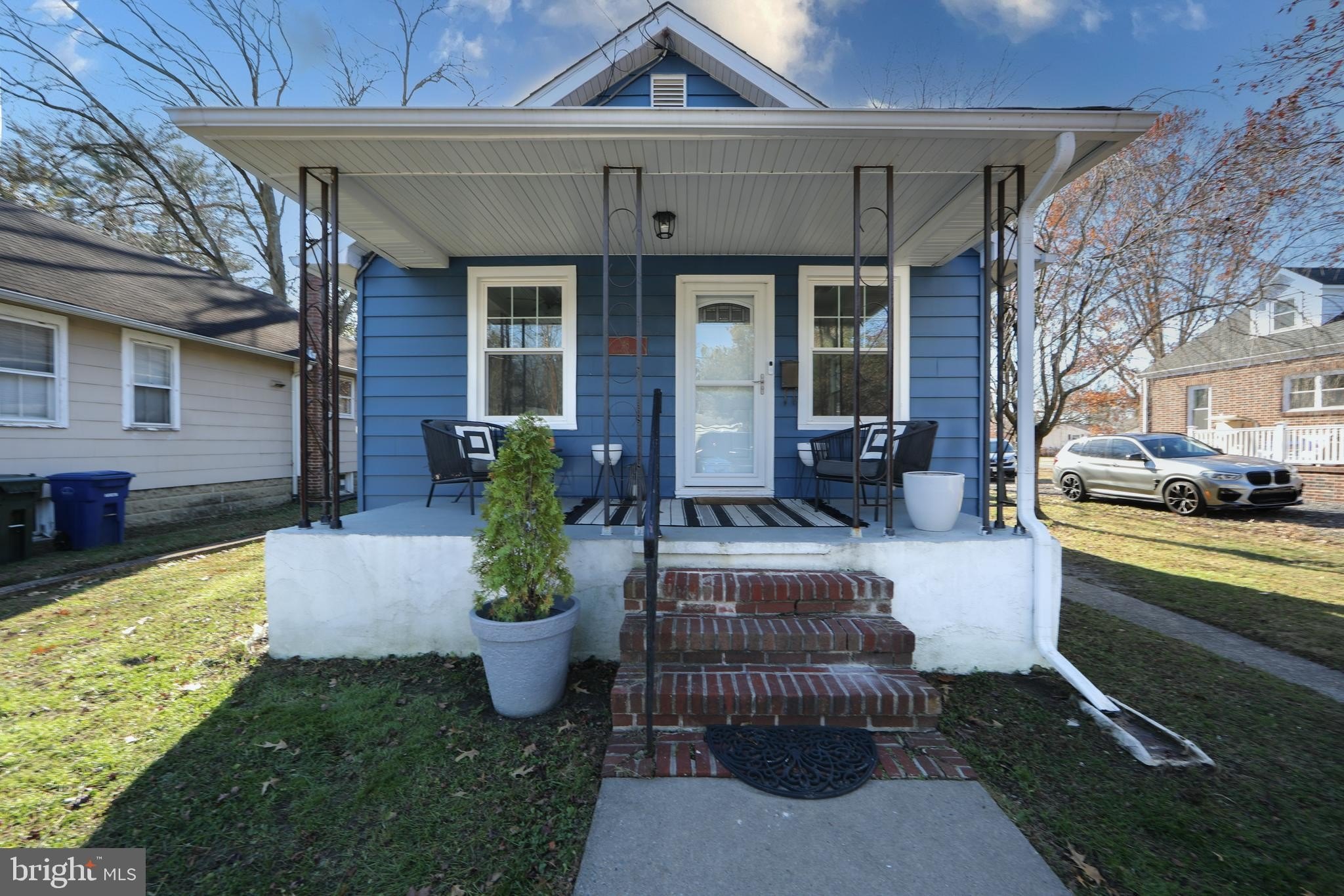 Currently Displayed Property Photo